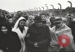 Standbild Gefangenen Polen, 1945, aus Sekunde 57 historischem Filmmaterial Videoclip 65675061517