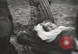 Standbild Gefangenen Polen, 1945, aus Sekunde 61 historischem Filmmaterial Videoclip 65675061517