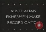 Immagine di I pescatori australiano Queensland Australia, 1944, secondo 4 filmato di repertorio 65675061530