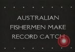 Immagine di I pescatori australiano Queensland Australia, 1944, secondo 6 filmato di repertorio 65675061530