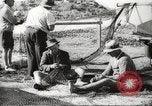 Immagine di I pescatori australiano Queensland Australia, 1944, secondo 13 filmato di repertorio 65675061530