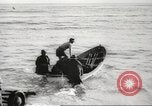 Immagine di I pescatori australiano Queensland Australia, 1944, secondo 25 filmato di repertorio 65675061530