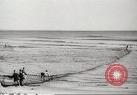 Immagine di I pescatori australiano Queensland Australia, 1944, secondo 38 filmato di repertorio 65675061530