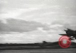 Standbild Allied P-40 Flugzeuge bombardieren Japanisch an Myitkina in Zweiten Weltkrieg Birma, 1944, aus Sekunde 19 historischem Filmmaterial Videoclip 65675061532