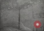Standbild Allied P-40 Flugzeuge bombardieren Japanisch an Myitkina in Zweiten Weltkrieg Birma, 1944, aus Sekunde 26 historischem Filmmaterial Videoclip 65675061532