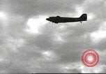 Standbild C-47 Skytrain Flugzeuge Birma, 1943, aus Sekunde 33 historischem Filmmaterial Videoclip 65675061562