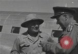 Standbild Oberst Lewis eine Pick Myitkyina Myanmar, 1944, aus Sekunde 41 historischem Filmmaterial Videoclip 65675061589
