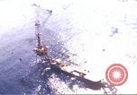 Standbild Offshore Oil Rig Atlantik, 1965, aus Sekunde 1 historischem Filmmaterial Videoclip 65675061602