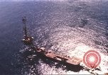 Standbild Offshore Oil Rig Atlantik, 1965, aus Sekunde 3 historischem Filmmaterial Videoclip 65675061602