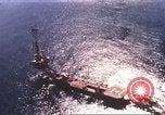 Standbild Offshore Oil Rig Atlantik, 1965, aus Sekunde 4 historischem Filmmaterial Videoclip 65675061602