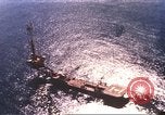 Standbild Offshore Oil Rig Atlantik, 1965, aus Sekunde 5 historischem Filmmaterial Videoclip 65675061602