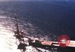 Standbild Offshore Oil Rig Atlantik, 1965, aus Sekunde 17 historischem Filmmaterial Videoclip 65675061602
