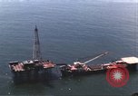 Standbild Offshore Oil Rig Atlantik, 1965, aus Sekunde 38 historischem Filmmaterial Videoclip 65675061602