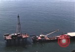 Standbild Offshore Oil Rig Atlantik, 1965, aus Sekunde 39 historischem Filmmaterial Videoclip 65675061602