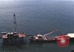 Standbild Offshore Oil Rig Atlantik, 1965, aus Sekunde 41 historischem Filmmaterial Videoclip 65675061602