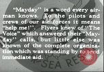 Standbild B-17 Flying Fortress Bomber europäische Theater, 1944, aus Sekunde 29 historischem Filmmaterial Videoclip 65675061609