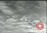 Standbild B-17 Flying Fortress Bomber europäische Theater, 1944, aus Sekunde 62 historischem Filmmaterial Videoclip 65675061609