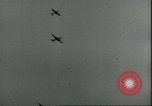 Standbild 8 Luftwaffen Besatzungsmitglieder Nordsee, 1945, aus Sekunde 4 historischem Filmmaterial Videoclip 65675061612