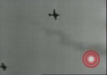 Standbild 8 Luftwaffen Besatzungsmitglieder Nordsee, 1945, aus Sekunde 8 historischem Filmmaterial Videoclip 65675061612