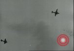 Standbild 8 Luftwaffen Besatzungsmitglieder Nordsee, 1945, aus Sekunde 10 historischem Filmmaterial Videoclip 65675061612