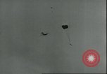 Standbild 8 Luftwaffen Besatzungsmitglieder Nordsee, 1945, aus Sekunde 19 historischem Filmmaterial Videoclip 65675061612