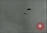 Standbild 8 Luftwaffen Besatzungsmitglieder Nordsee, 1945, aus Sekunde 20 historischem Filmmaterial Videoclip 65675061612