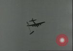 Standbild 8 Luftwaffen Besatzungsmitglieder Nordsee, 1945, aus Sekunde 23 historischem Filmmaterial Videoclip 65675061612
