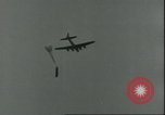 Standbild 8 Luftwaffen Besatzungsmitglieder Nordsee, 1945, aus Sekunde 24 historischem Filmmaterial Videoclip 65675061612
