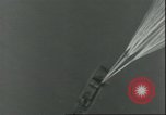 Standbild 8 Luftwaffen Besatzungsmitglieder Nordsee, 1945, aus Sekunde 27 historischem Filmmaterial Videoclip 65675061612