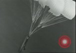 Standbild 8 Luftwaffen Besatzungsmitglieder Nordsee, 1945, aus Sekunde 30 historischem Filmmaterial Videoclip 65675061612