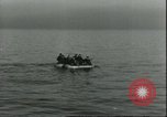 Standbild 8 Luftwaffen Besatzungsmitglieder Nordsee, 1945, aus Sekunde 35 historischem Filmmaterial Videoclip 65675061612