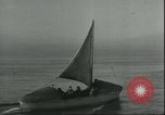 Standbild 8 Luftwaffen Besatzungsmitglieder Nordsee, 1945, aus Sekunde 46 historischem Filmmaterial Videoclip 65675061612