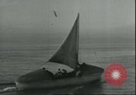 Standbild 8 Luftwaffen Besatzungsmitglieder Nordsee, 1945, aus Sekunde 47 historischem Filmmaterial Videoclip 65675061612