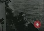 Standbild 8 Luftwaffen Besatzungsmitglieder Nordsee, 1945, aus Sekunde 59 historischem Filmmaterial Videoclip 65675061612