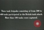 Standbild britischen Mark IV Panzer kampfunfähig durch die deutsche Artillerie Cambrai Frankreich, 1917, aus Sekunde 31 historischem Filmmaterial Videoclip 65675061614