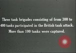 Standbild britischen Mark IV Panzer kampfunfähig durch die deutsche Artillerie Cambrai Frankreich, 1917, aus Sekunde 35 historischem Filmmaterial Videoclip 65675061614