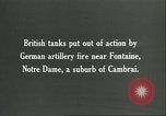 Standbild britischen Mark IV Panzer kampfunfähig durch die deutsche Artillerie Cambrai Frankreich, 1917, aus Sekunde 42 historischem Filmmaterial Videoclip 65675061614