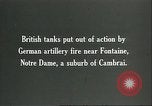 Standbild britischen Mark IV Panzer kampfunfähig durch die deutsche Artillerie Cambrai Frankreich, 1917, aus Sekunde 48 historischem Filmmaterial Videoclip 65675061614