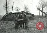 Standbild gefangenen britischen Mark IV heavy Tank Cambrai Frankreich, 1917, aus Sekunde 15 historischem Filmmaterial Videoclip 65675061615