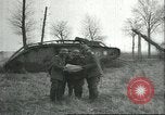 Standbild gefangenen britischen Mark IV heavy Tank Cambrai Frankreich, 1917, aus Sekunde 16 historischem Filmmaterial Videoclip 65675061615