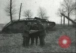 Standbild gefangenen britischen Mark IV heavy Tank Cambrai Frankreich, 1917, aus Sekunde 20 historischem Filmmaterial Videoclip 65675061615