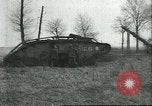 Standbild gefangenen britischen Mark IV heavy Tank Cambrai Frankreich, 1917, aus Sekunde 36 historischem Filmmaterial Videoclip 65675061615
