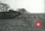 Standbild gefangenen britischen Mark IV heavy Tank Cambrai Frankreich, 1917, aus Sekunde 47 historischem Filmmaterial Videoclip 65675061615