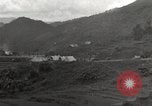 Standbild Burma road Birma, 1944, aus Sekunde 18 historischem Filmmaterial Videoclip 65675061637