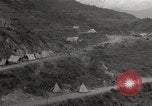 Standbild Burma road Birma, 1944, aus Sekunde 25 historischem Filmmaterial Videoclip 65675061637