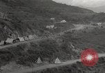 Standbild Burma road Birma, 1944, aus Sekunde 26 historischem Filmmaterial Videoclip 65675061637