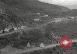 Standbild Burma road Birma, 1944, aus Sekunde 28 historischem Filmmaterial Videoclip 65675061637