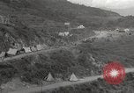 Standbild Burma road Birma, 1944, aus Sekunde 31 historischem Filmmaterial Videoclip 65675061637