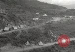 Standbild Burma road Birma, 1944, aus Sekunde 33 historischem Filmmaterial Videoclip 65675061637