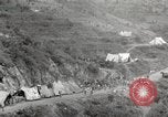 Standbild Burma road Birma, 1944, aus Sekunde 48 historischem Filmmaterial Videoclip 65675061637